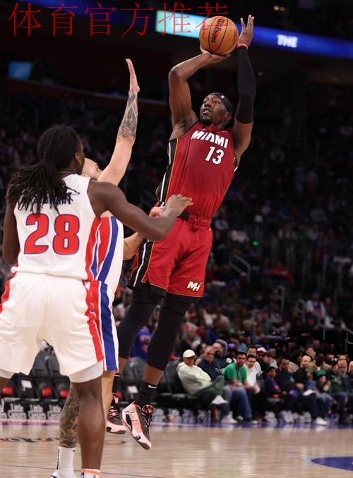 阿德巴约:我担心的是防守端的表现,全队必须做到步调一致 阿德巴约:我担心的是防守端的表现,全队必须做到步调一致